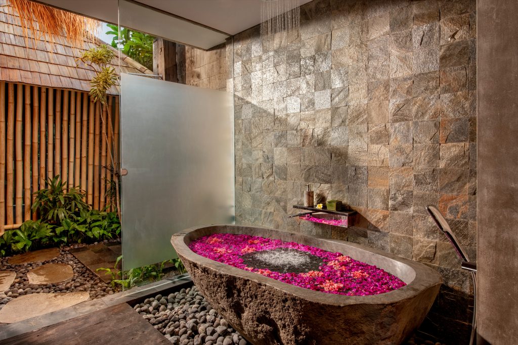 fivelements-bali-hillside-pool-suites-bath-tub